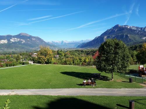 Maison Enti�re Dans Un Parc Arbor� En Haute-savoie