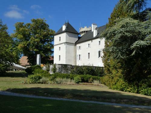 Maison Enti�re Dans Un Parc Arbor� En Haute-savoie