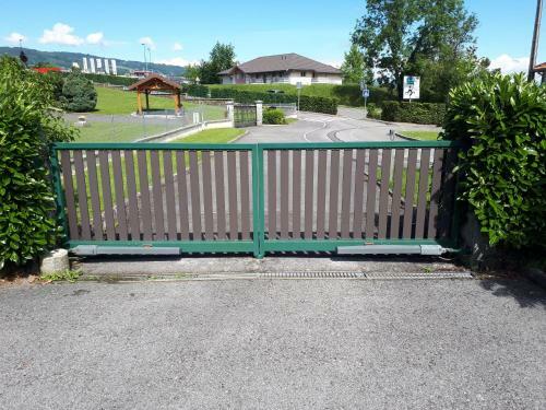 Maison Enti�re Dans Un Parc Arbor� En Haute-savoie