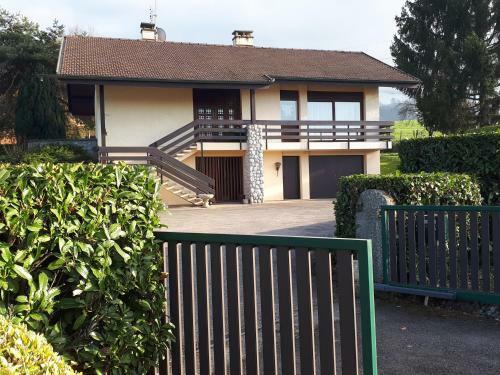Maison Enti�re Dans Un Parc Arbor� En Haute-savoie