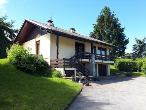 Maison Enti�re Dans Un Parc Arbor� En Haute-savoie