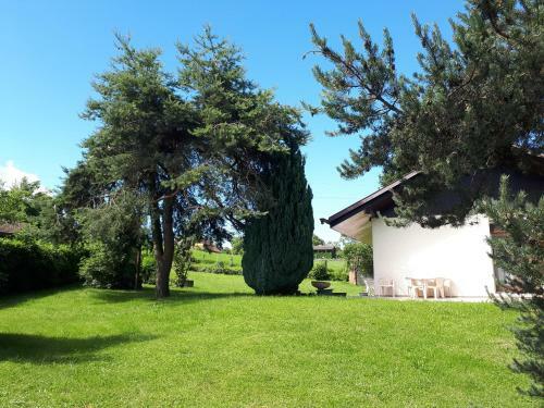 Maison Enti�re Dans Un Parc Arbor� En Haute-savoie
