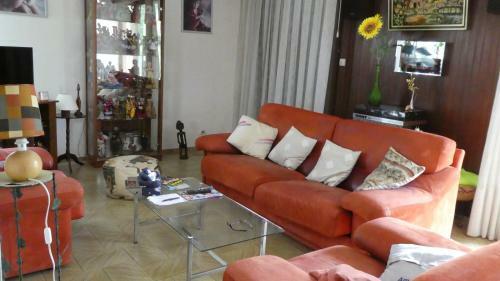 Maison Enti�re Dans Un Parc Arbor� En Haute-savoie
