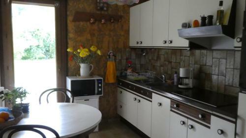Maison Enti�re Dans Un Parc Arbor� En Haute-savoie