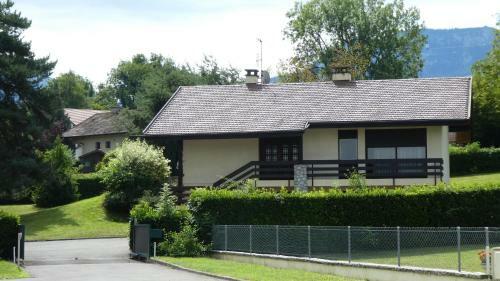 Maison Enti�re Dans Un Parc Arbor� En Haute-savoie