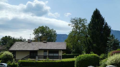 Maison Enti�re Dans Un Parc Arbor� En Haute-savoie