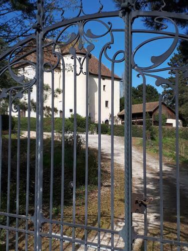 Maison Enti�re Dans Un Parc Arbor� En Haute-savoie