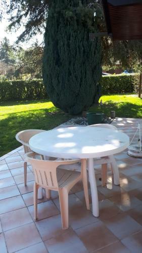 Maison Enti�re Dans Un Parc Arbor� En Haute-savoie