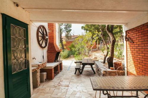Charming Apartments With Garden