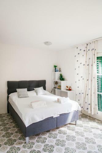 Charming Apartments With Garden