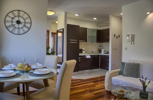 Cozy Brend New Apartment - A4