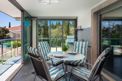 Hostal Villa Aqua - Adults Only