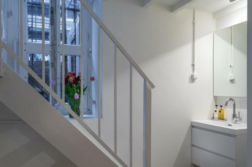 Luxury Flower Market Apartment