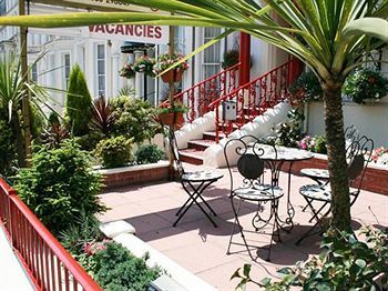 Hostal Trelawney Hotel - Guest House