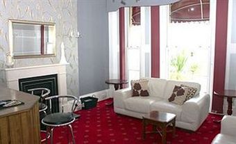 Hostal Trelawney Hotel - Guest House