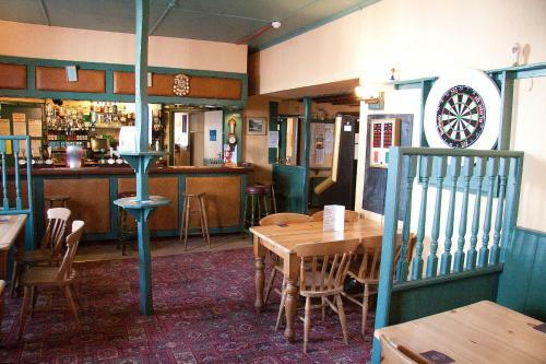 Hostal The Commercial