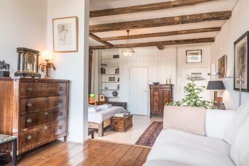 Hostal Classy Room 17th C Canalhouse