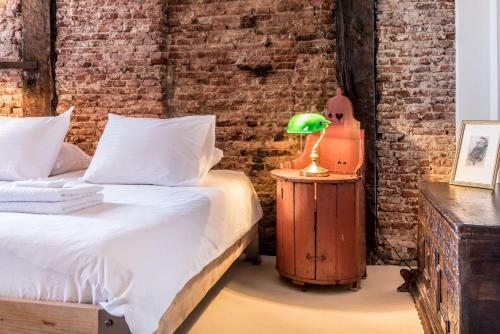 Hostal Classy Room 17th C Canalhouse