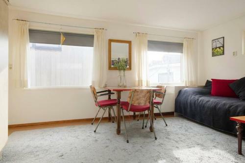 Studio On A Houseboat, Near City Centre!