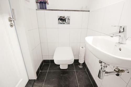 Bed & Breakfast Ground Floor Canal Apartment