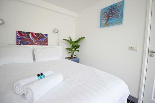 Bed & Breakfast Ground Floor Canal Apartment
