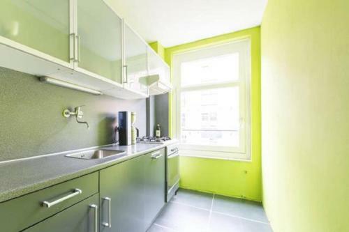 Jordaan Canal View Apartment