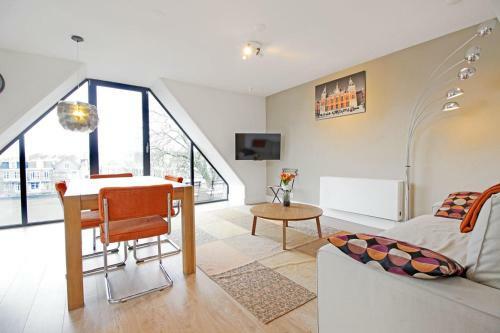 Apartamento 2 Bedroom Loft Near Rijksmuseum