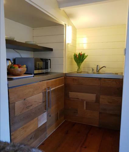 Bed & Breakfast Studio Lior