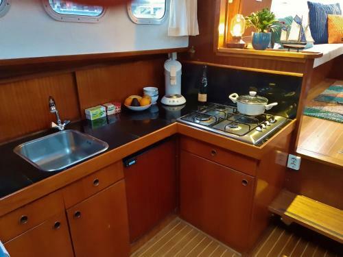 Motor Yacht Almaz