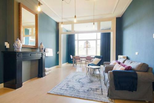 2 Bedroom 2 Bathroom Canal Apartment