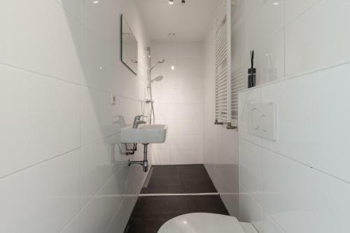 Central Located Refurbished Warehouse Apartment - Apt 1
