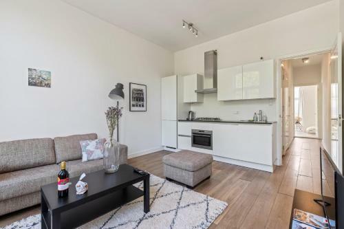Central Located Refurbished Warehouse Apartment - Apt 1