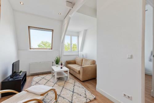 Charming Central Located Apartment With Amazing Canal View