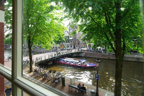 Hostal Sonnenberg Canal View