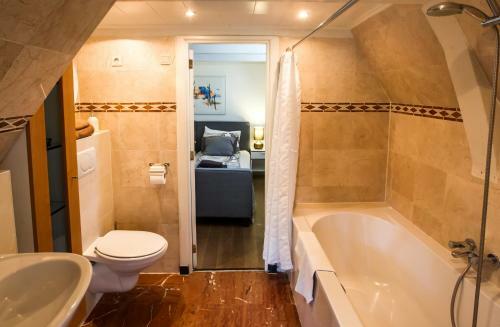 Hostal Sonnenberg Canal View
