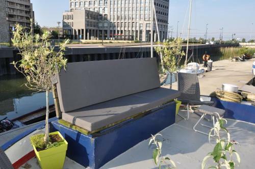 Private Lodge On Houseboat Amsterdam