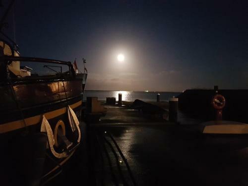 Bed & Breakfast The Ship's Cabin