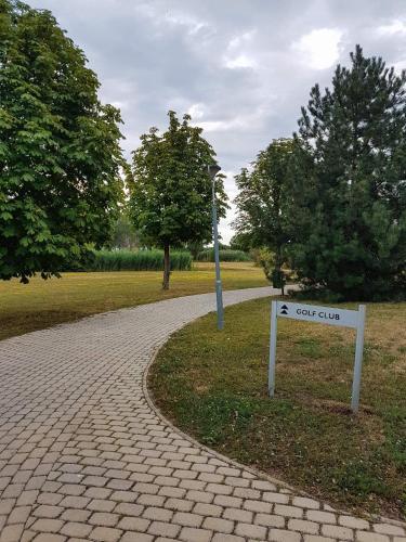 Eliza Birdland Golf Apartman