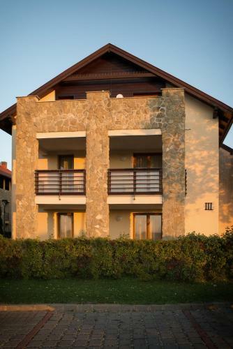 Eliza Birdland Golf Apartman