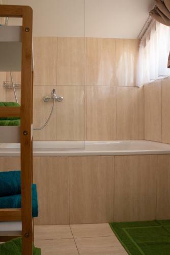 Eliza Birdland Golf Apartman