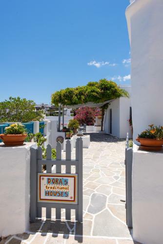 Dora's Traditional Houses