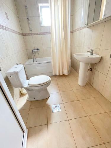 Hostal Apartments H4