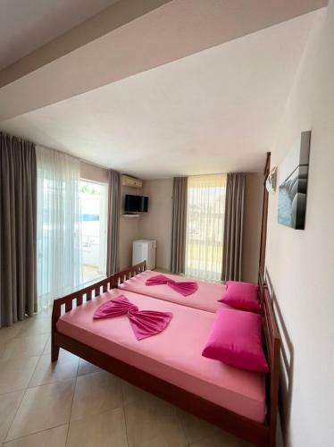 Hostal Apartments H4