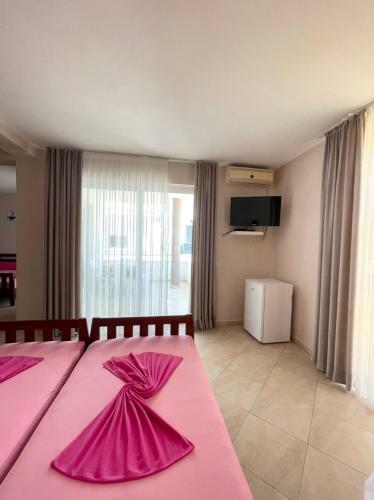 Hostal Apartments H4