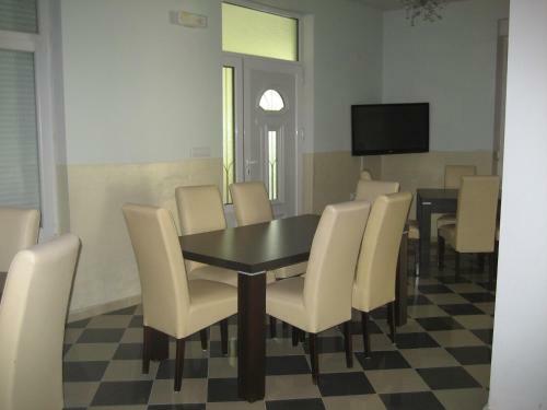Hostal Guest House Vila Mimoza