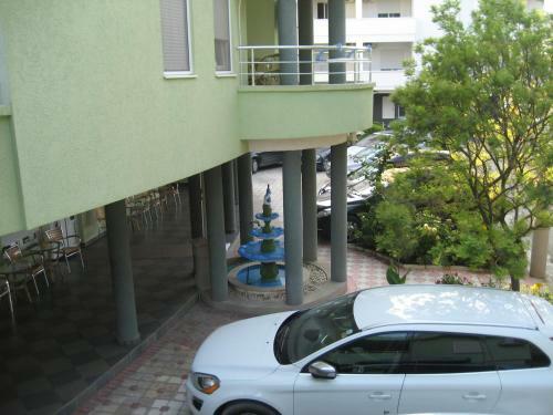 Hostal Guest House Vila Mimoza
