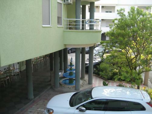 Hostal Guest House Vila Mimoza