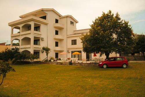 Agroturismo Apartments Dino