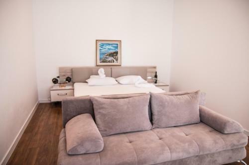 Art� Apartments