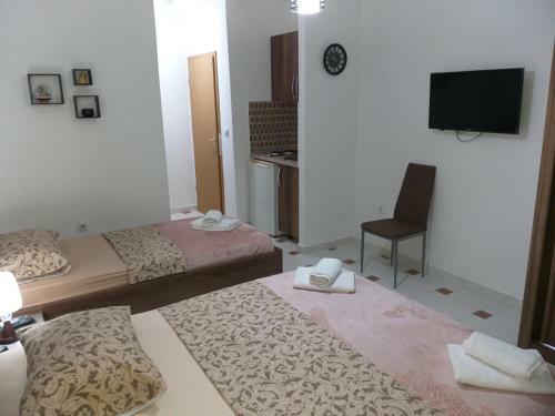 Apartments & Studio Haxhibeti